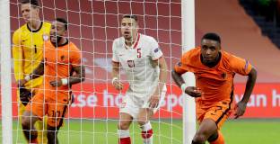 Нидерландия започна с победа при новия селекционер