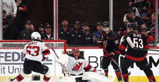 Каролина спечели серията, Едмънтън дръпна 