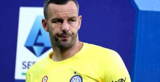 Легенда на Интер обмисля да сложи край на кариерата си 