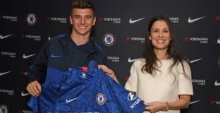 Мейсън Маунт продължи контракта си с Челси