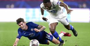 Челси загуби, но прогресира в ШЛ през Порто (видео)