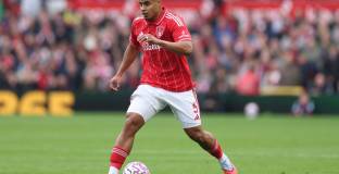 Челси и Арсенал се интересуват от защитник на Нотингам Форест