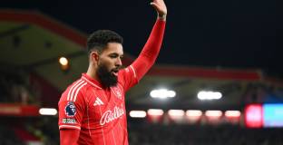 Челси и три други клуба се интересуват от халф на Юве