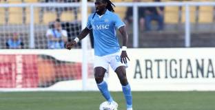 Челси се интересува от играч на Наполи