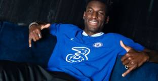  Челси обяви трансфера на Джексон 