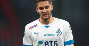 Челси запазва интереса си към Захарян