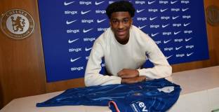 Челси удължи договора си с 18-годишен