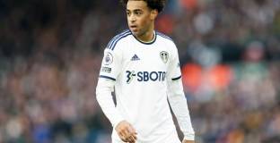 Челси съгласува трансфера на Адамс