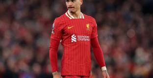 Четири клуба се интересуват от Нунес