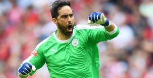 Ман Сити се готви да търся замяна на Браво