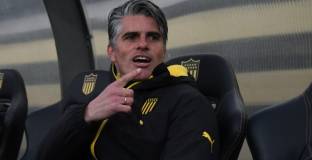 Преговарял с Левски избра друг отбор