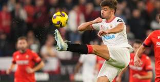 Арестуваха защитник на Севиля за умишлено получаване на картони