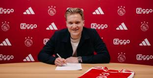 Рикхов се върна в Аякс