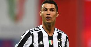 Въпреки слуховете Роналдо се яви на тренировки в Юве