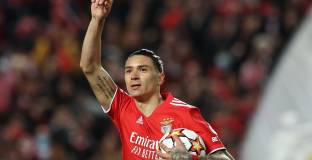   Нунес отказа на Ман Юнайтед 