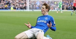 Евертън отказа 47 млн. на Челси за Гордън