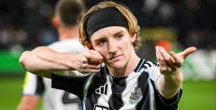 Юнион Синт Гилис - Нюкасъл 0:4 