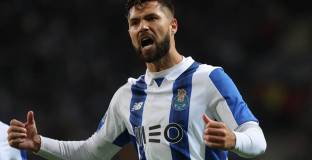 Защитник на Порто може да замени Годин в Атлетико