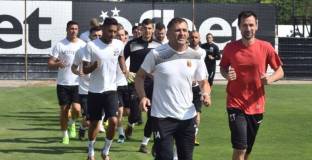 Локо Пловдив стартира подготовка за новия сезон (снимки)