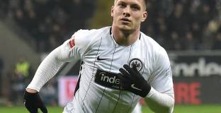 Барселона повече от 20 пъти е гледала Йович