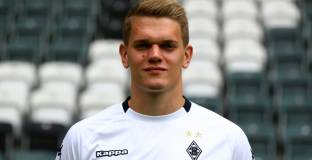 Гинтер: Футболистите получават прекалено много 