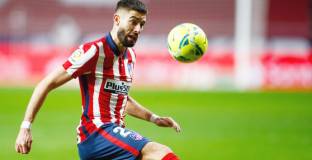 Караско нае стария Fiat на съседа си, за да стигне до базата