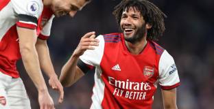   Арсенал продължи с Елнени 