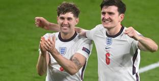 Карагър: Магуайър и Стоунс са най-добрите централни защитници