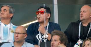 Марадона отново попадна в обектива 