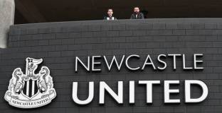 Нюкасъл нае юристи, за да се съди с ВЛ