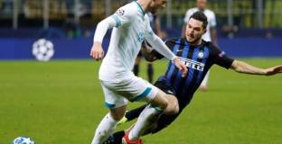 Интер се провали с гръм и трясък срещу ПСВ (видео)