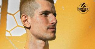 Фенове на Ботев Пловдив: Наумов се е самонаранил