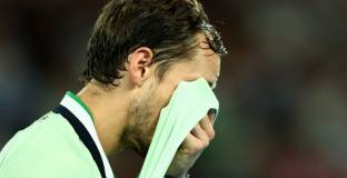 Медведев се отказа срещу Джокович 