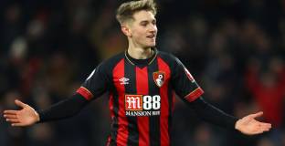    Халф на Борнемут пребори рака и се завърна на терена