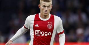 Ювентус преговаря с Де Лигт 