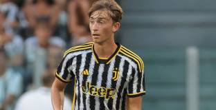 Борнемут съгласува трансфера на защитник на Ювентус