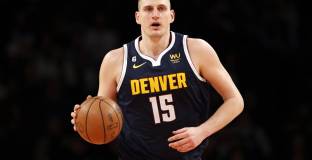 Денвър поведе в серията