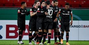 Байер победи Айнтрахт и е на 1/8-финал (видео)