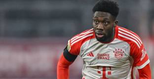 Байерн Мюнхен не иска да губи Дейвис без пари 