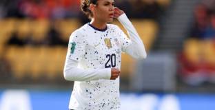 Дъщерята на Денис Родман обяви нова връзка