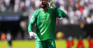 Обявиха номинираните за най-добър вратар 