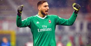 Милан може да продаде Донарума или Сусо през зимата