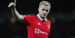 Лориен отказа да приеме Ван де Бек