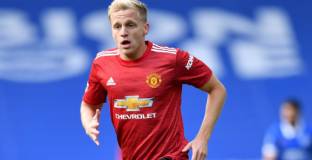 Ван де Бек планира да остане в Ман Юнайтед