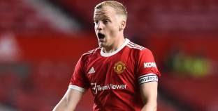 Евертън два пъти се опитал да наеме Ван де Бек