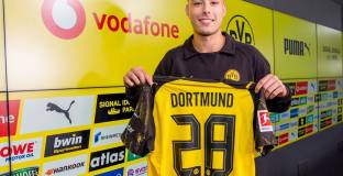 Борусия Дортмунд привлече защитник на Челси