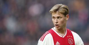 Де Йонг попадна в заявката на Аякс за мача с Ювентус