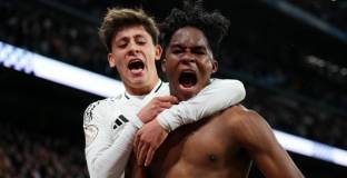 Клубове от Германия се интересуват от Гюлер и Хендрик