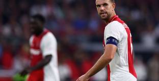 Хендерсън ще подпише договор с Брентфорд