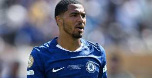 Челси започва преговори за нов договор с Леви Колуил